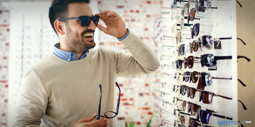 Man wearing Ray Ban Sunglasses 